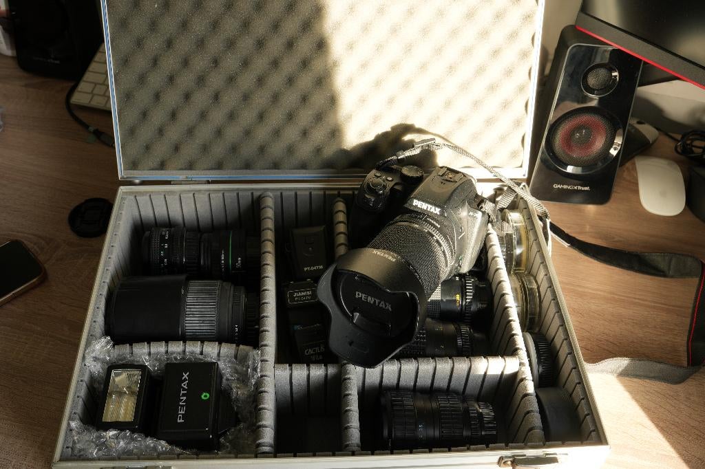 Pentax K-70 + veel lenzen en opbergkoffer - complete set, Ophalen of Verzenden, Zo goed als nieuw, Telelens, Zoom