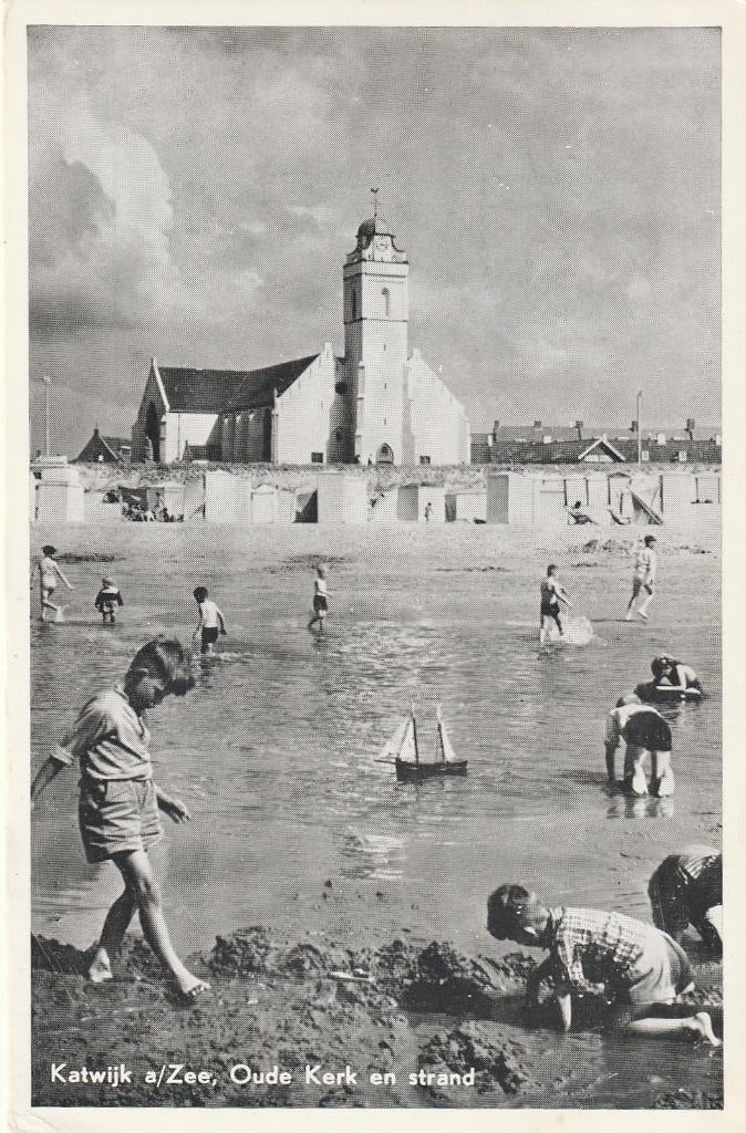 Katwijk aan zee  Oude kerk en strand, Ophalen of Verzenden, 1960 tot 1980, Ongelopen, Zuid-Holland
