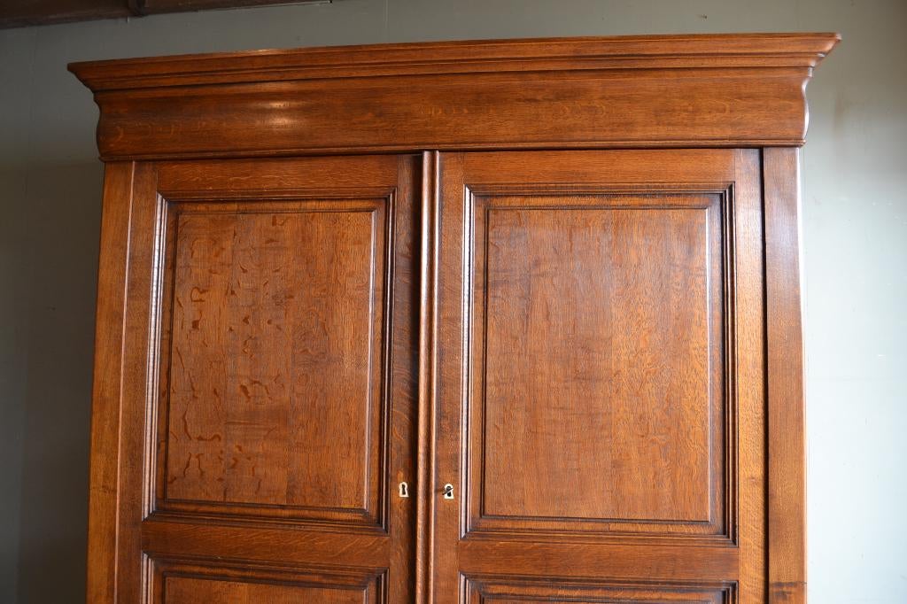 Prachtige strakke antieke eiken Louis Philippe kledingkast., Verzenden