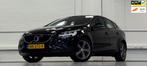 Volvo V40 2.0 T3 Nordic+ 100% Dealer onderhouden Trekhaak Na, Voorwielaandrijving, Gebruikt, 4 cilinders, Leder en Stof