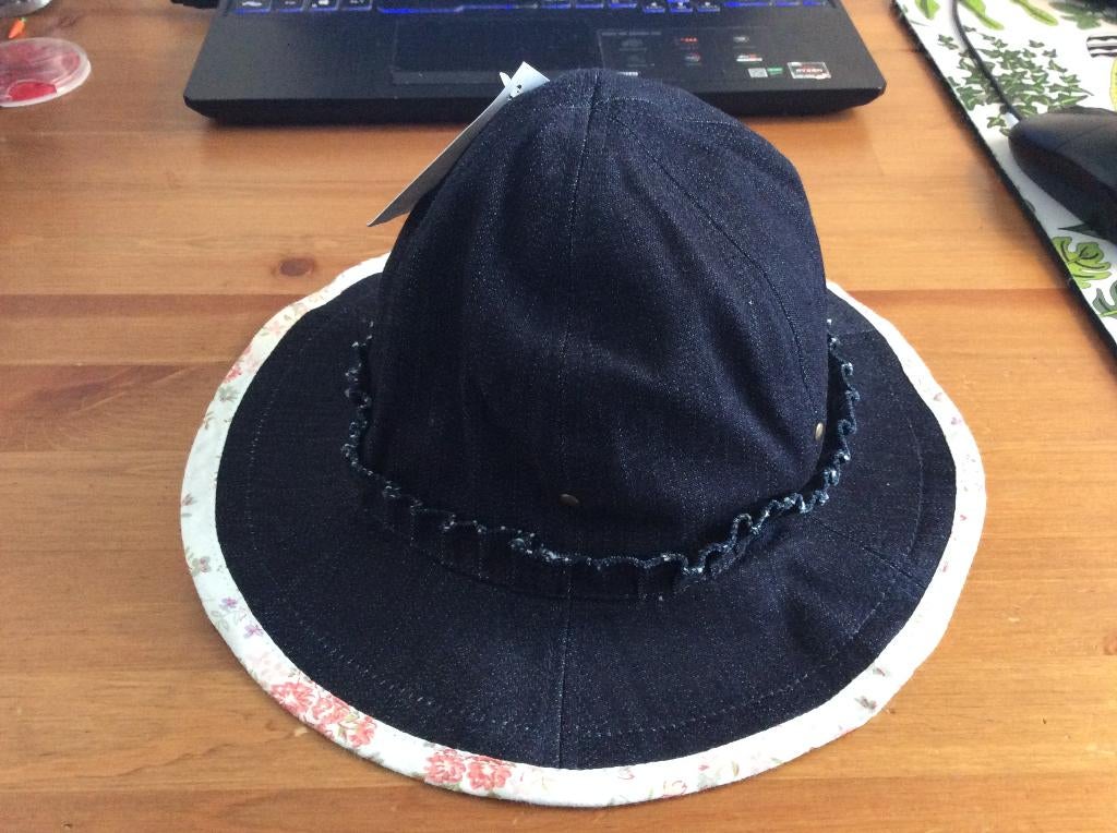 Zonnehoed, blauw met bloemetjes binnenzijde Maat S 51 cm nw, Kleding | Dames, Hoeden en Petten, Ophalen of Verzenden, Nieuw, 55 cm (S, 6⅞ inch) of minder