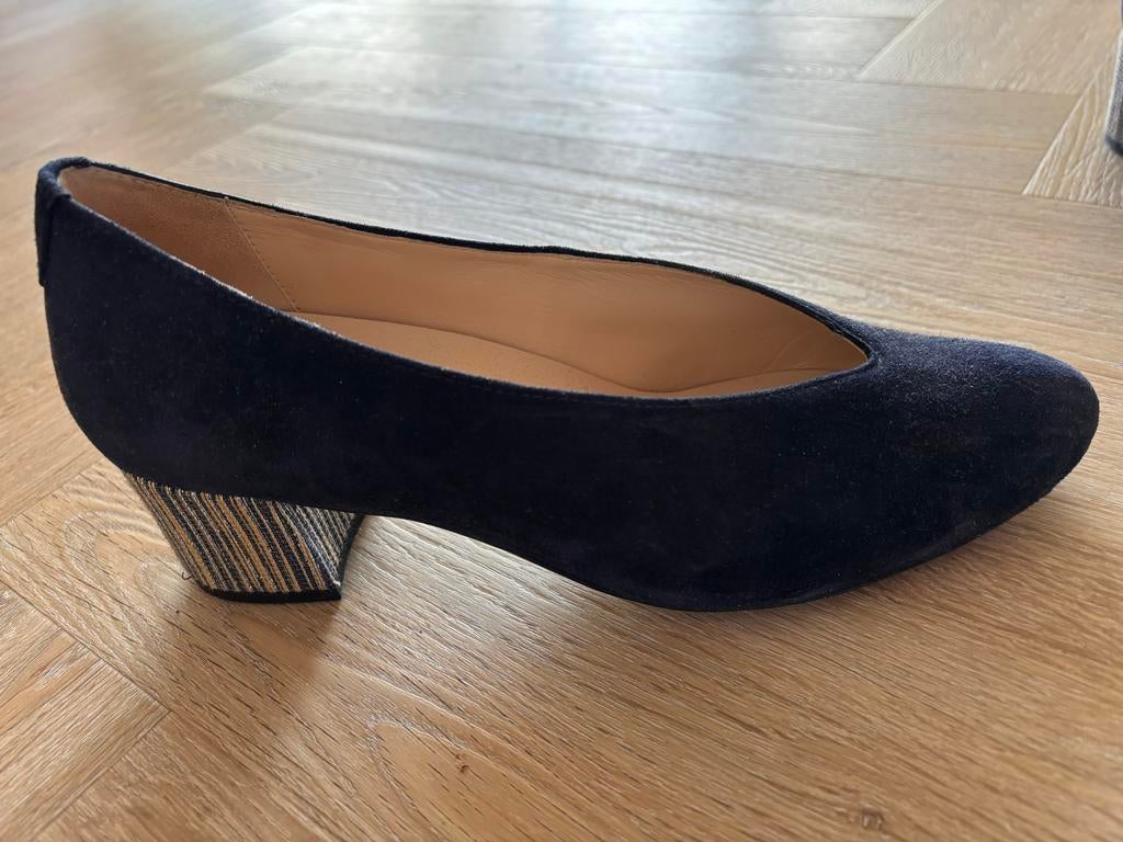 Lage pumps suede marineblauw, maat 40, Kleding | Dames, Schoenen, Ophalen of Verzenden, Gedragen, Blauw, Pumps