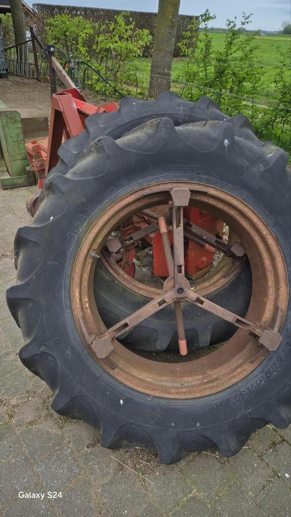 11x28 Dubbellucht Tractorbanden met Velgen, Zakelijke goederen, Agrarisch | Onderdelen | Banden, Velgen en Assen, Ophalen
