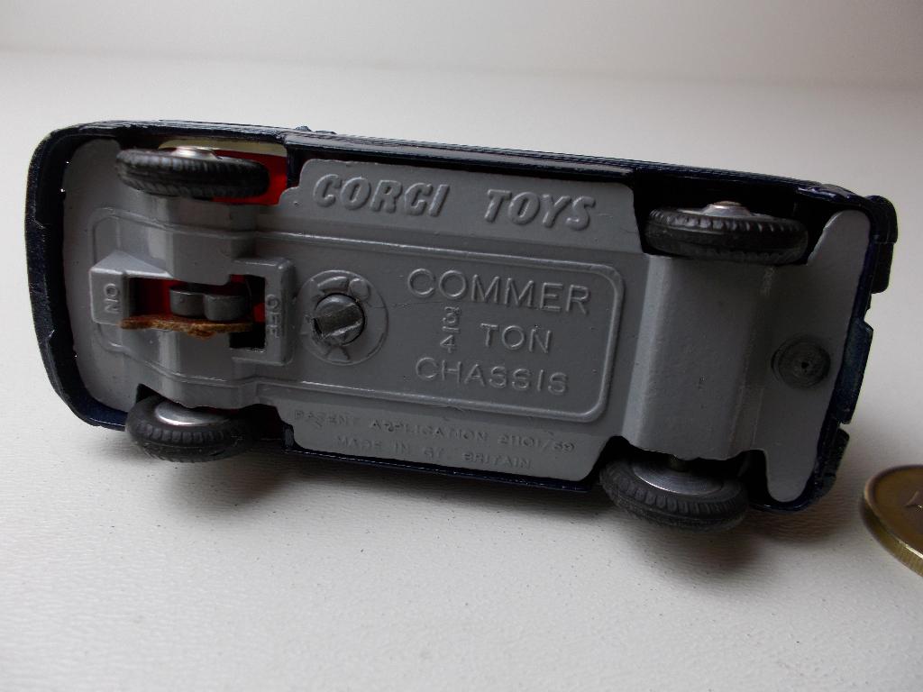 1966 Corgi Toys 464 COMMER DUTCH EXPORT "RIJKSPOLITIE" Izgst, Ophalen of Verzenden, Zo goed als nieuw, Bus of Vrachtwagen, Corgi