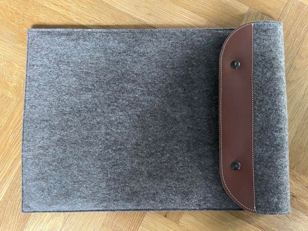 Laptophoes, handgemaakt van Westerman bags, Computers en Software, Laptophoezen, Ophalen of Verzenden, Zo goed als nieuw