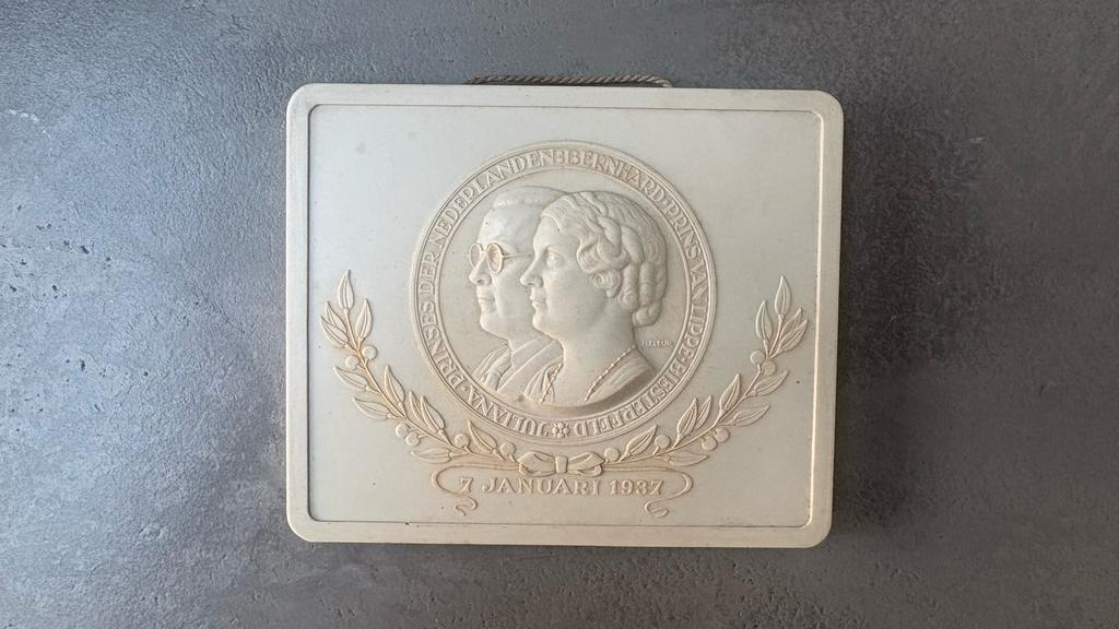 Vintage Philite plaquette Juliana en Bernhard 1937, Ophalen of Verzenden