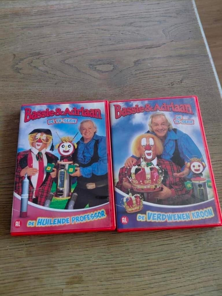 Bassie & Adriaan De Verdwenen Kroon & Huilende Professor dvd, Cd's en Dvd's, Dvd's | Kinderen en Jeugd, Avontuur, Gebruikt, Alle leeftijden