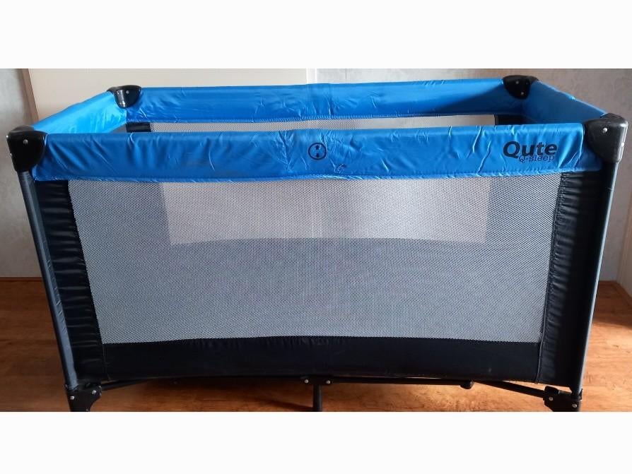 'QUTE' Campingbedje + Extra Matras, Slaapzak en Dekbedje, Kinderen en Baby's, Babywiegjes en Ledikanten, Ophalen, Gebruikt, Reisbedje
