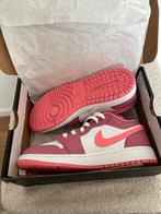 Nieuwe Jordan 1 low pink, Ophalen of Verzenden, Nieuw, Roze, Sneakers of Gympen