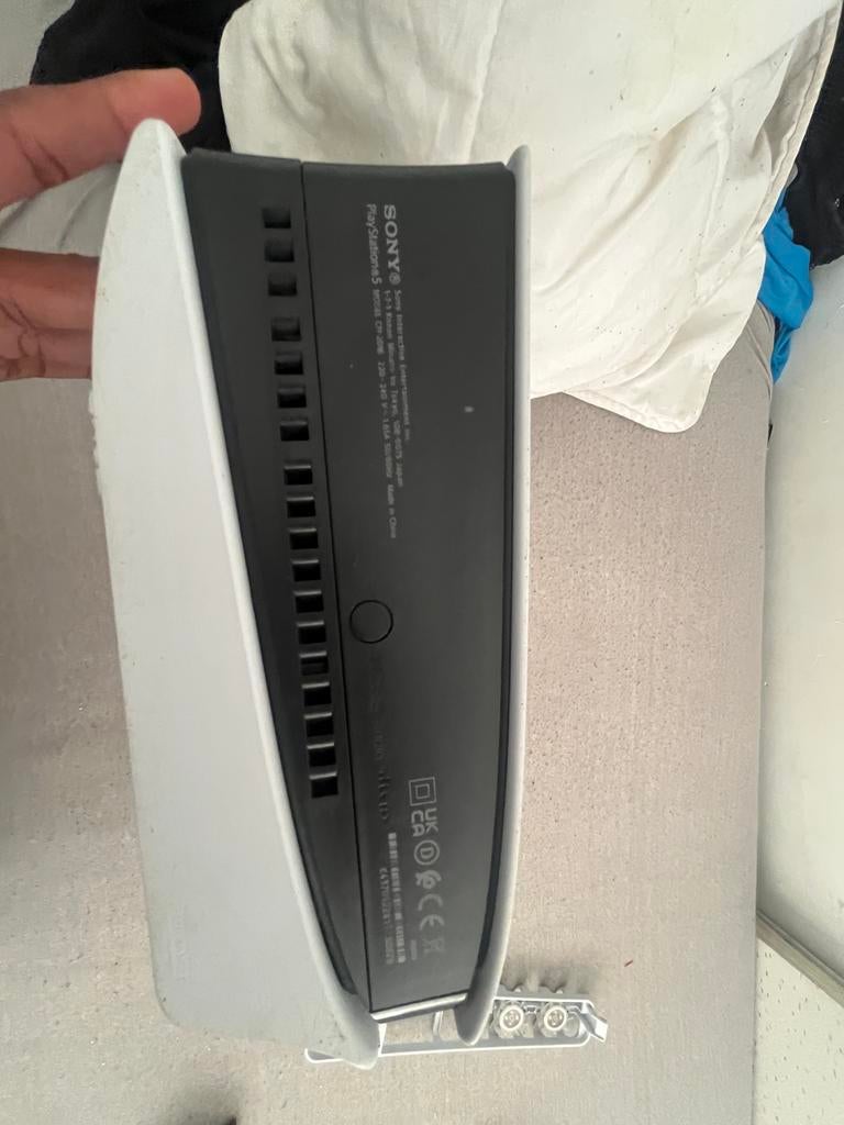 PS5 Slim met disc drive - 4 maanden oud, Spelcomputers en Games, Ophalen, Zo goed als nieuw