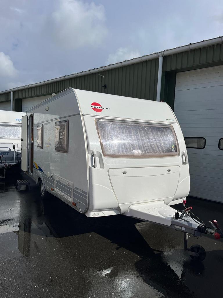 SUPER NETTE BURSTNER VENTANA MET MOVER EN ISABELLA VOORTENT!, Caravans en Kamperen, Schokbreker, Rondzit, Dwarsbed, Bedrijf