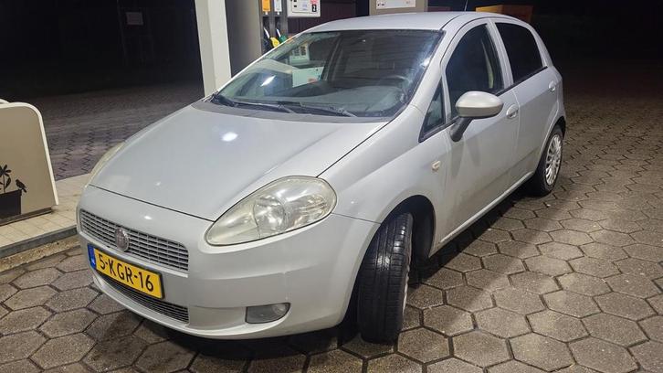 Zeer zuinige  Fiat Punto 1.2 5DR 2010 Grijs Airco Euro 5, Auto's, Fiat, Particulier, Punto, ABS, Airbags, Airconditioning, Alarm