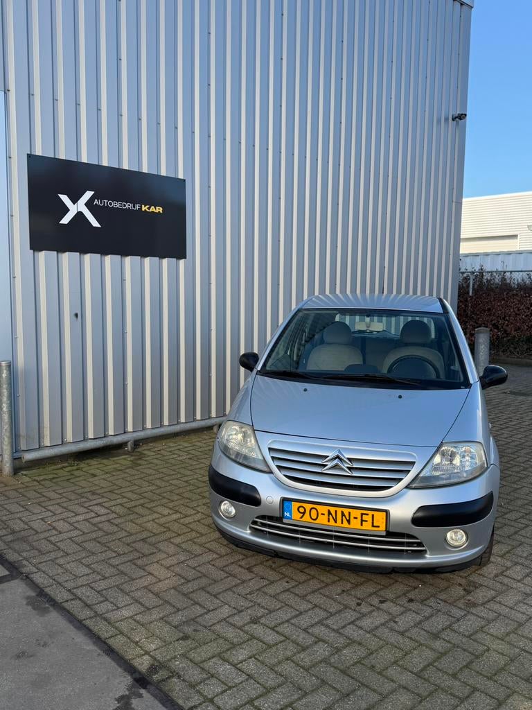 Citroën C3 1.1 I 2003 Grijs, Auto's, Voorwielaandrijving, 40 €/maand, 4 cilinders, Origineel Nederlands