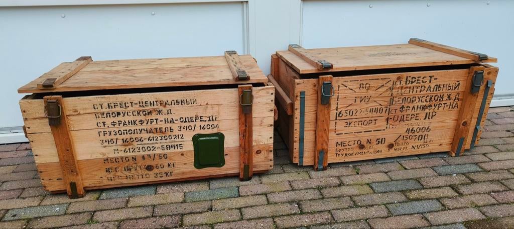 Russische houten kisten met opdruk, Ophalen