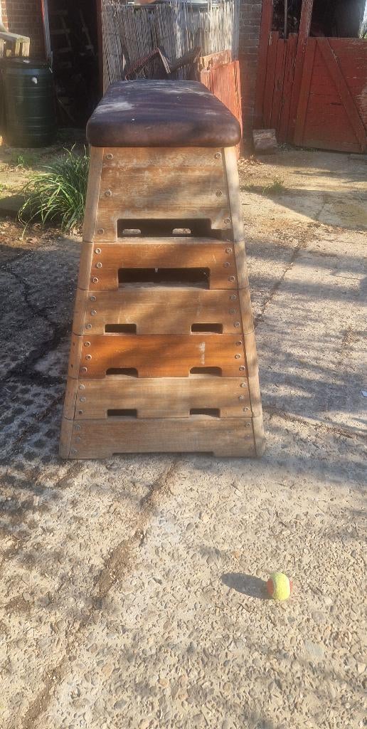 Oude gymnastiek plint, Ophalen, Gebruikt, Bruin, Materiaal