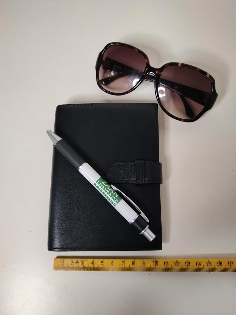 K633 Zwart lederen agenda-organizer model junior 80x125 mm, Diversen, Agenda's, Zo goed als nieuw, Ophalen of Verzenden