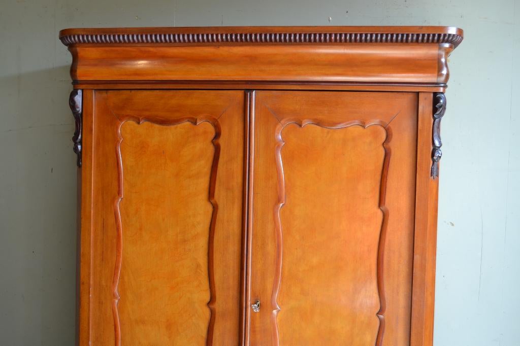 Prachtige antieke mahonie biedermeier meidenkast., Verzenden