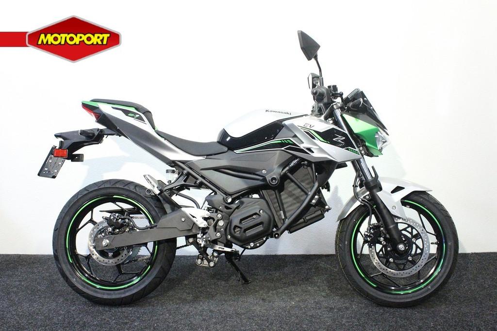 Kawasaki Z e-1, Bedrijf, Naked bike