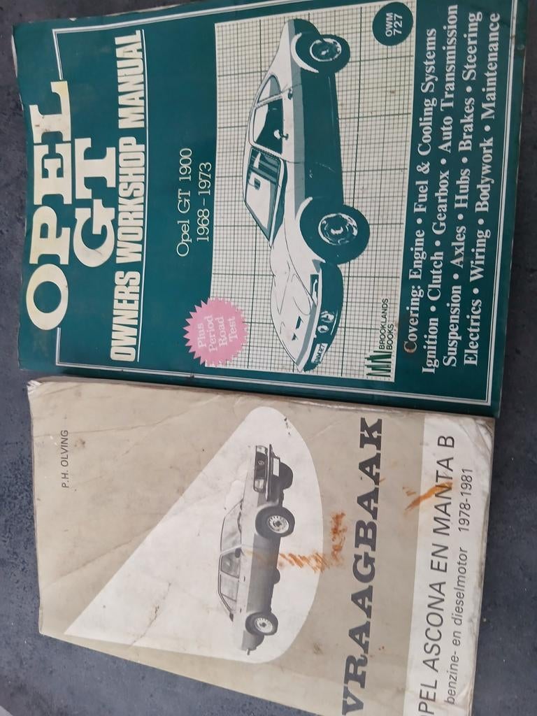 2 garageboeken 1opel manta b en ascona en 2e opel gt, Ophalen