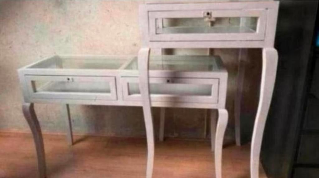 POLS POTTEN Curved sidetable/vitrinekast, Ophalen, 100 tot 150 cm, Glas, Zo goed als nieuw