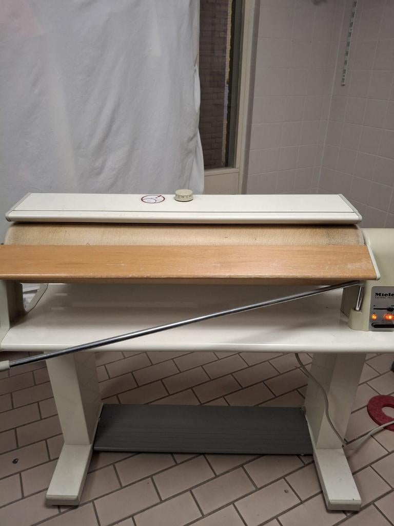 Miele strijkmachine Electronic HM 5310, Ophalen of Verzenden, Gebruikt