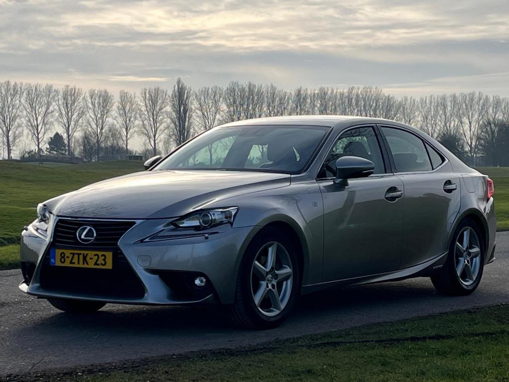 Lexus IS 300h 25th Edition | Limited Edition | Navigatie | S, Auto's, Lexus, Euro 5, Achterwielaandrijving, Gebruikt, Leder en Stof