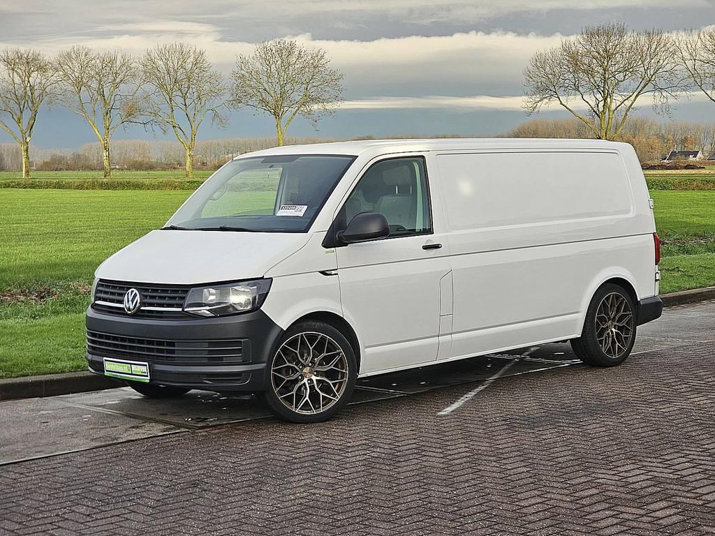 VOLKSWAGEN TRANSPORTER 2.0 TDI l2h1 airco navi, Auto's, Euro 5, 15 km/l, Gebruikt, 4 cilinders