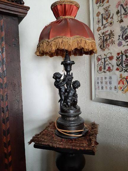 Lamp met kindjes, Ophalen