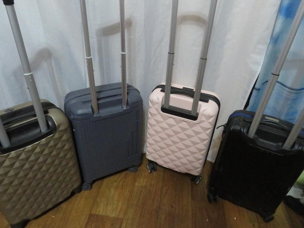 4 hard case trolley 4 zwenkwiel cijferslot + 1 soft shell, Sieraden, Tassen en Uiterlijk, Koffers, Wieltjes, Gebruikt, 50 tot 60 cm