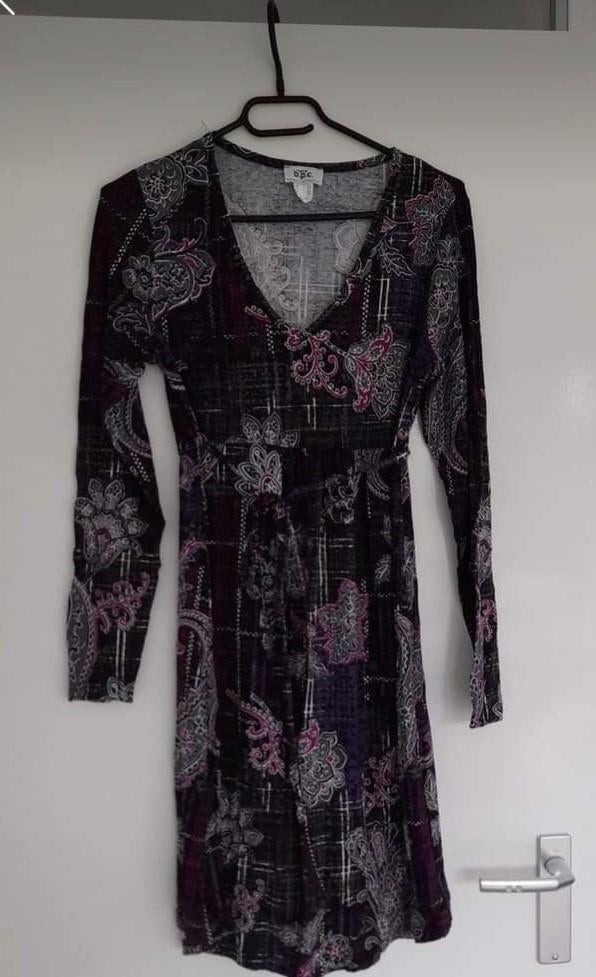 Nieuw zwart/paars zwangerschapsjurkje van Bonprix maat 36/38, Kleding | Dames, Positiekleding, Bonprix, Zwart, Nieuw, Ophalen of Verzenden