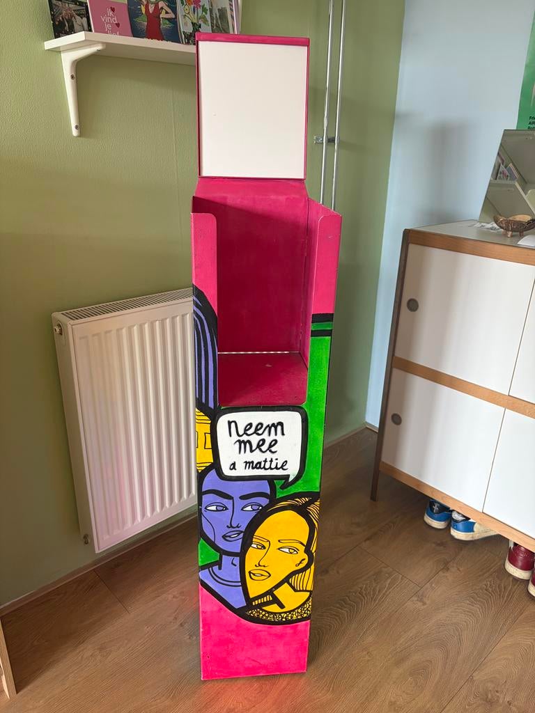 Gratis op te halen; Tijdschriftenbak (kunstwerk), Huis en Inrichting, Woonaccessoires | Krantenbakken en Lectuurbakken, Ophalen