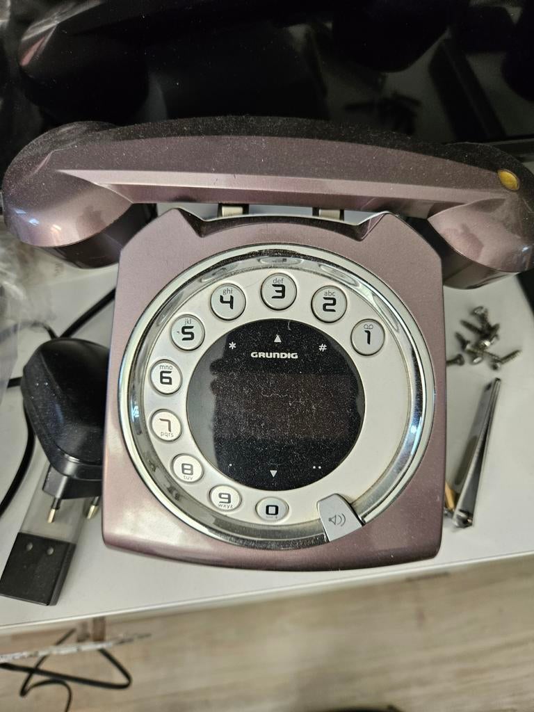 Vintage Grundig Telefoon met Draaischijf - Retro Design, Gebruikt, Grundig, Onbekend, Met draaischijf