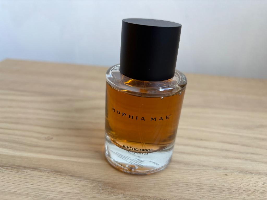 Sophia Mae arctic Spice 50ml EDP Monica geuze, Sieraden, Tassen en Uiterlijk, Uiterlijk | Parfum, Verzenden, Gebruikt