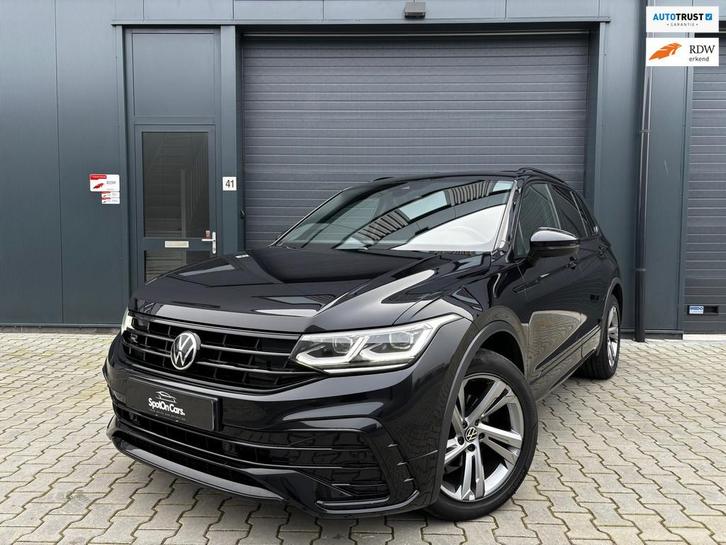Volkswagen Tiguan 1.5 TSI R-Line Black Style PANO IQ CAMERA, Auto's, Volkswagen, Bedrijf, Te koop, Tiguan, ABS, Achteruitrijcamera