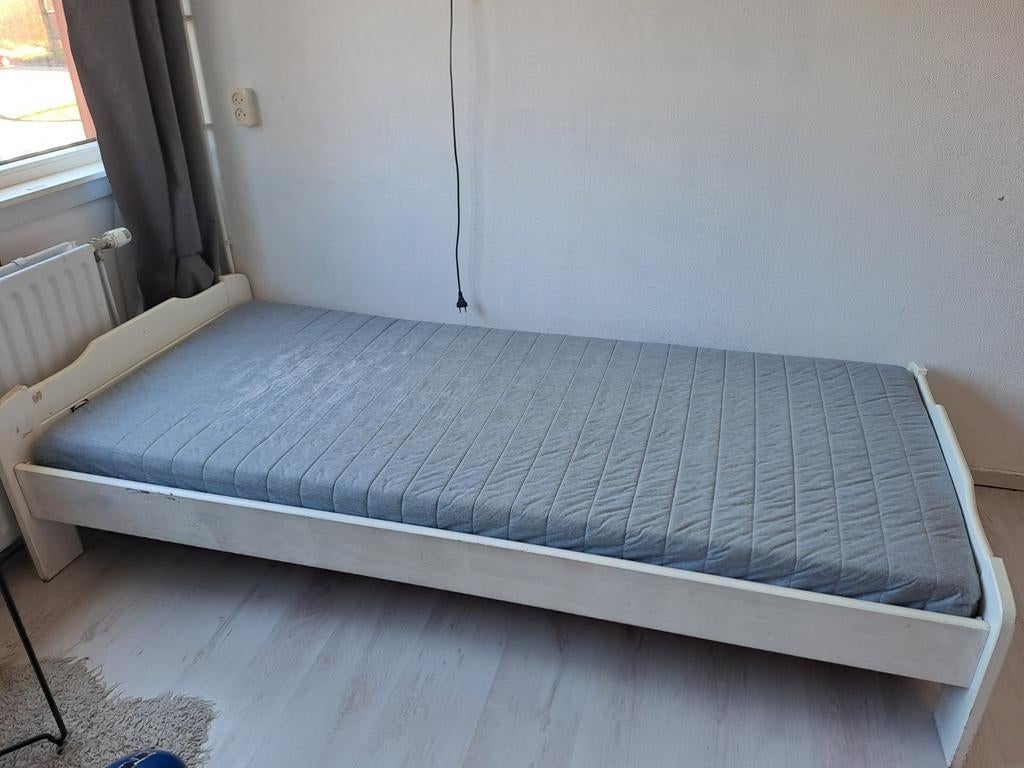 Eenpersoonsbed met lattenbodem en matras, Ophalen, Gebruikt, 90 cm, Eenpersoons