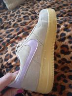 Nike gympen beige met lila, Ophalen of Verzenden, Zo goed als nieuw, Meisje, Schoentjes