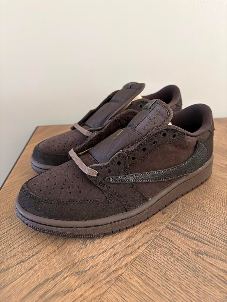 Nike x Travis Scott AJ1 Low OG SP Brown - EU 38,5, Kleding | Heren, Schoenen, Ophalen of Verzenden, Nieuw, Bruin, Sneakers of Gympen