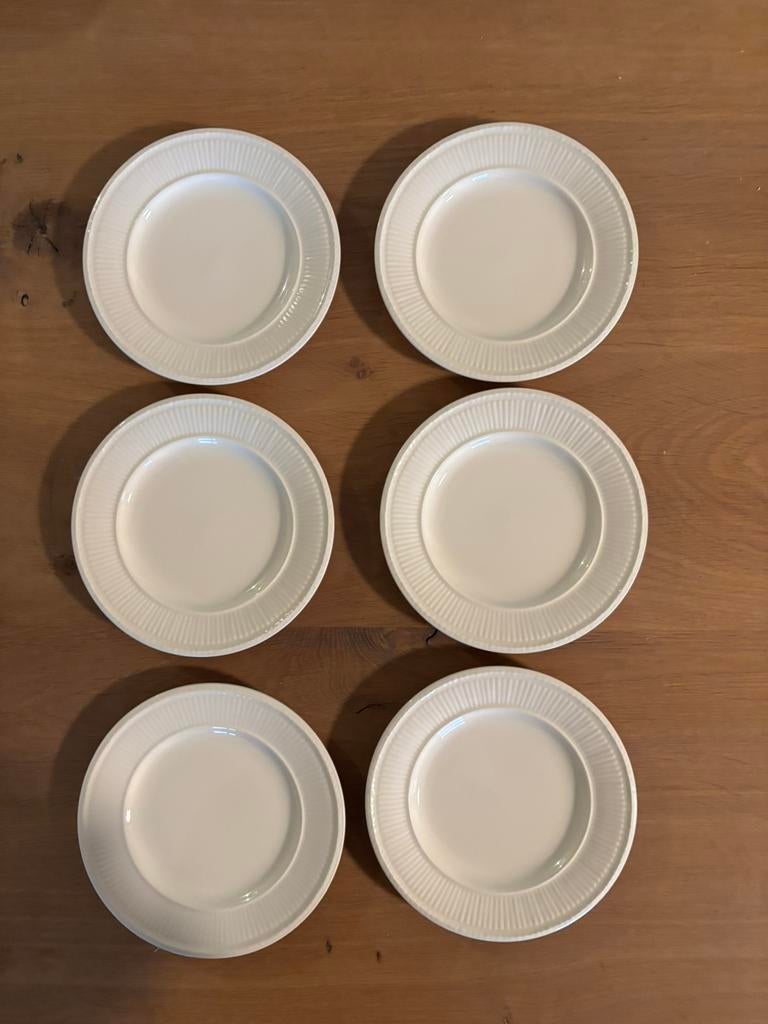 Wedgwood Esme 6 petit four bordjes 15,6 cm, Huis en Inrichting, Keuken | Servies, Ophalen, Gebruikt, Bord(en), Wedgwood