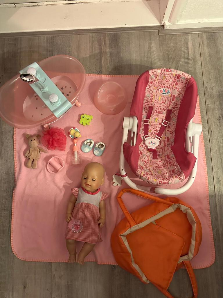Baby born set, Kinderen en Baby's, Ophalen, Zo goed als nieuw, Babypop