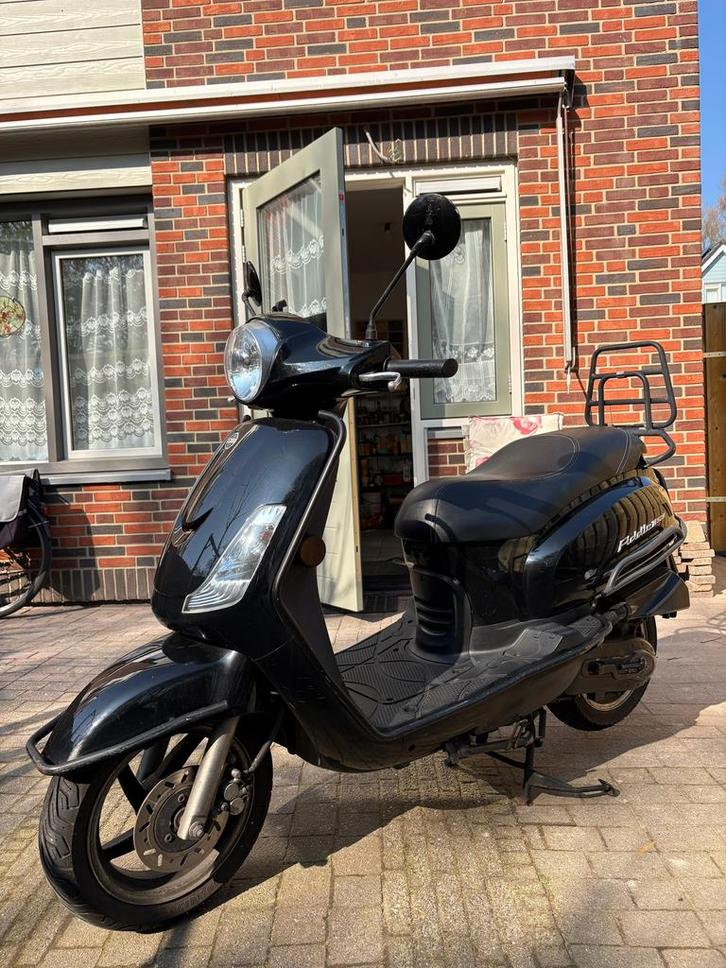 SYM Fiddle 2 scooter geel, Fietsen en Brommers, Scooters | SYM, Gebruikt, Fiddle, Maximaal 45 km/u, Benzine, Ophalen