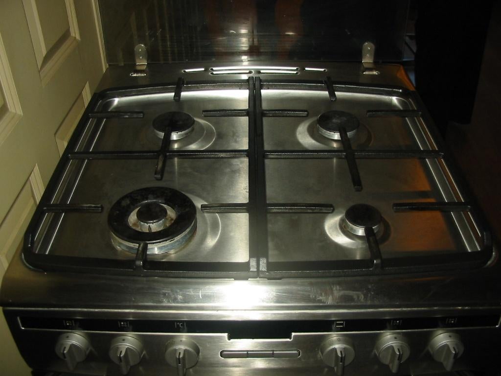 gasstel met oven, Witgoed en Apparatuur, Fornuizen, Ophalen, 4 kookzones, Zo goed als nieuw, Energieklasse A of zuiniger