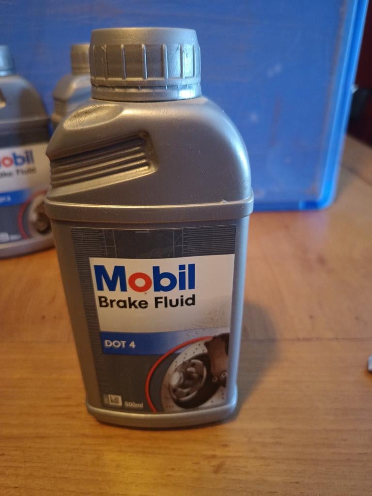Mobil Brake Fluid DOT 4 - Ongeopende fles remvloeistof, Ophalen of Verzenden
