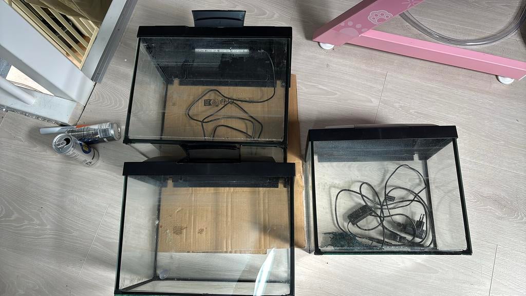 Aquarium, 5 euro per stuk, Dieren en Toebehoren, Vissen | Aquaria en Toebehoren, Ophalen, Zo goed als nieuw, Leeg aquarium