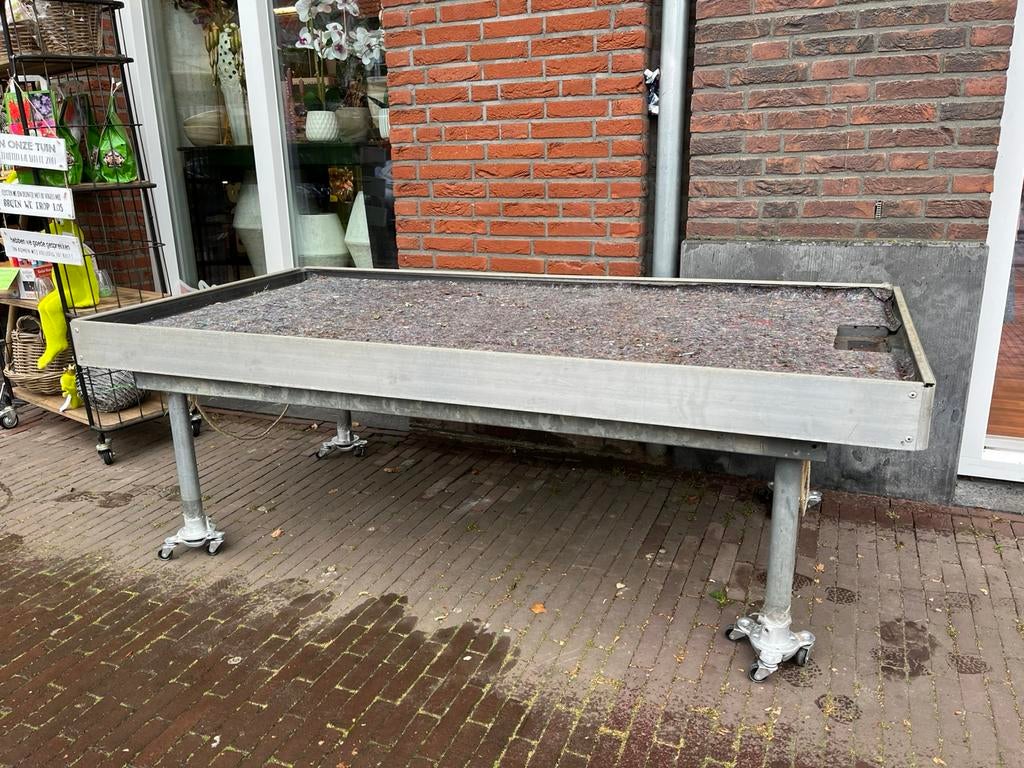 Planten watertafel, Ophalen, Zo goed als nieuw, X, Metaal