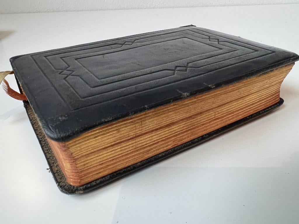 Misboek uit 1945, abdij Keizersberg Leuven, Antiek en Kunst, Antiek | Religie, Ophalen of Verzenden