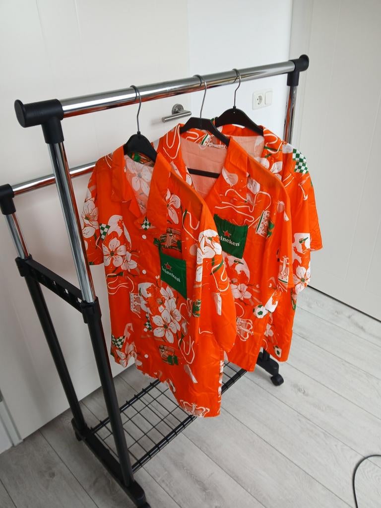3x Heineken blouse oranje, 2x S/M, 1x L/XL met pochet, Ophalen of Verzenden, Zo goed als nieuw, Oranje