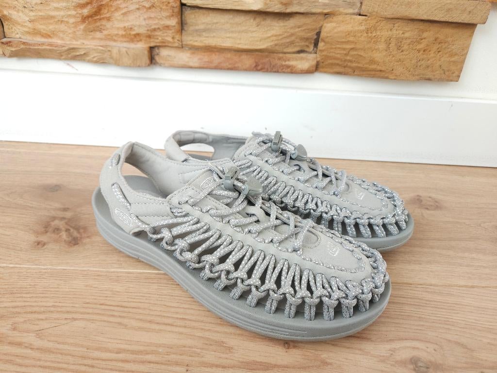 Keen Uneek Silver / Drizzle maat 40 sandalen NIEUW! Slippers, Overige kleuren, Keen, Nieuw, Sandalen of Muiltjes