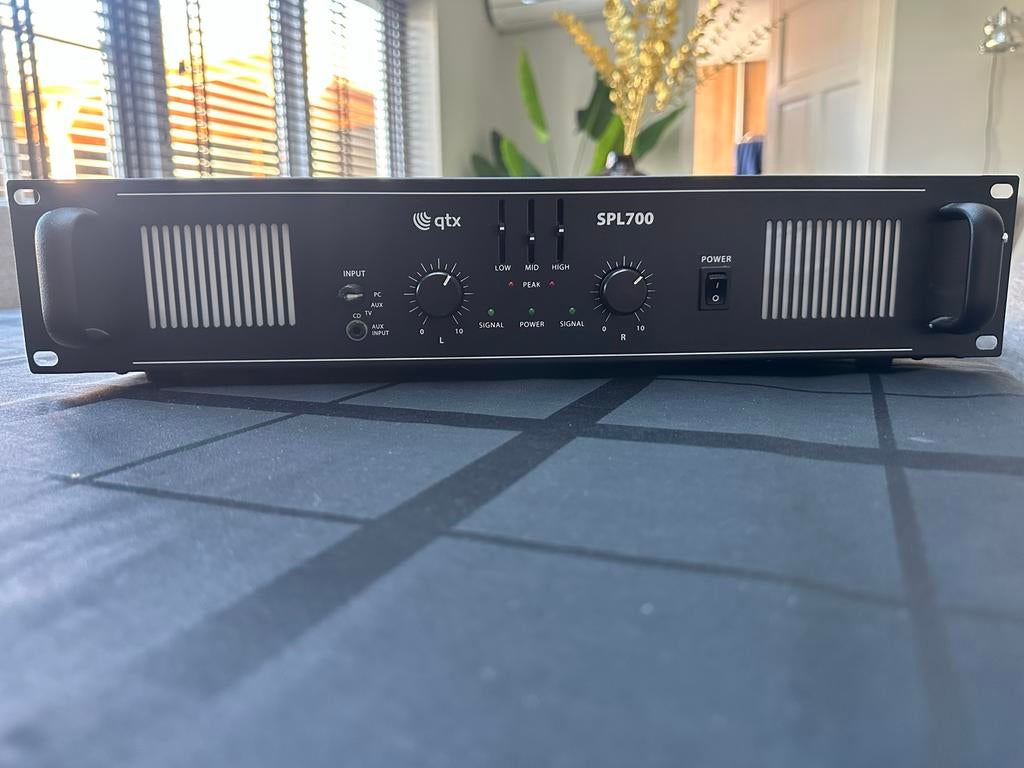 QTX SPL 700w versterker, Gebruikt, Huissen, Dylan, 120 watt of meer