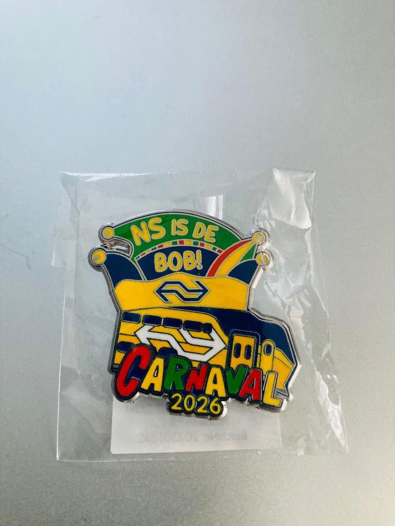 NS Carnaval PIN 2026 - NS is de BOB, Verzamelen, Speldjes, Pins en Buttons, Ophalen of Verzenden, Nieuw, Overige onderwerpen, Speldje of Pin