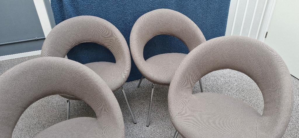 4x Artifort Nina, Huis en Inrichting, Stoelen, Zo goed als nieuw, Vier, Stof, Ophalen of Verzenden